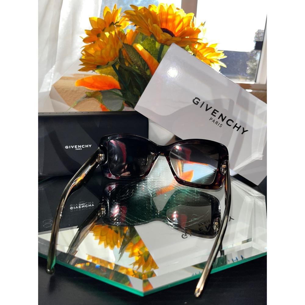 Givenchy Sunglasses - Picture 4 of 7
